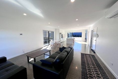 Photo of property in 43 Kikorangi Drive, Wainui, 0992