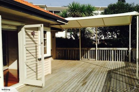 Photo of property in 216 Rangatira Road, Beach Haven, Auckland, 0626