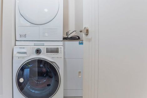 Photo of property in 4 Lumbarda Drive, Kumeu, 0810