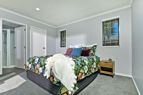 Photo of property in 7 Lemon Grove Lane, Greenhithe, Auckland, 0632