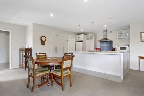 Photo of property in 105 High Street, Oxford, 7430