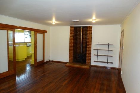 Photo of property in 22 Cron Avenue, Te Atatu South, Auckland, 0610