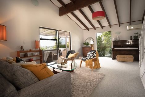 Photo of property in 2/15b Nandana Drive, Glen Eden, Auckland, 0602