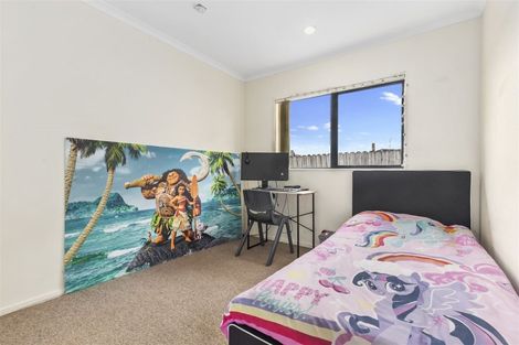 Photo of property in 37 Nicholas Gibbons Drive, Clendon Park, Auckland, 2103
