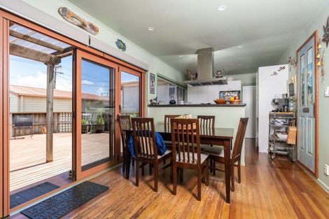 Photo of property in 141 Riria Kereopa Memorial Drive, Raglan, 3297