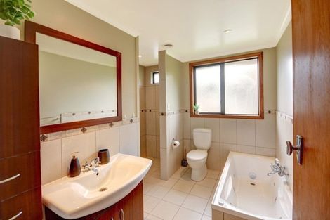 Photo of property in 28 Clyde Street, Roseneath, Port Chalmers, 9023