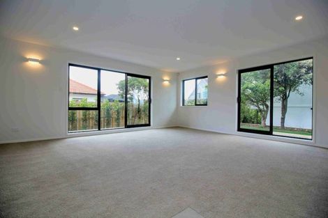 Photo of property in 1/122a Bucklands Beach Road, Bucklands Beach, Auckland, 2012