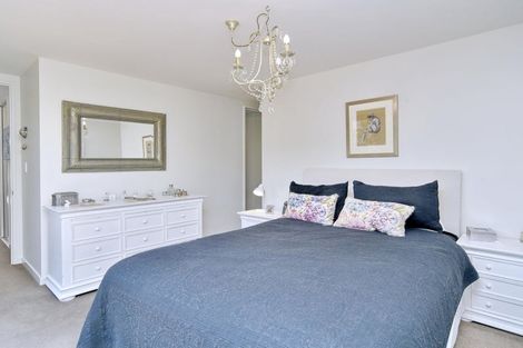 Photo of property in 102 Hills Road, Edgeware, Christchurch, 8013