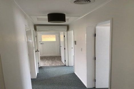 Photo of property in 32 Collins Avenue, Tawa, Wellington, 5028