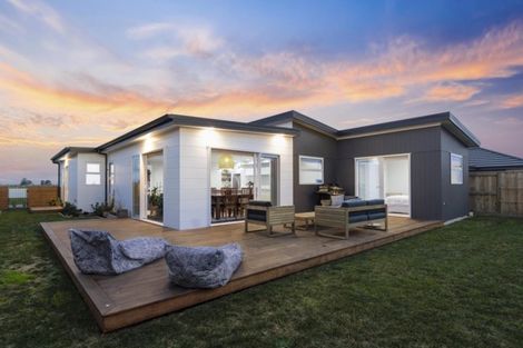 Photo of property in 11 Monaro Place, Papamoa, 3118