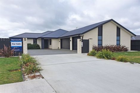 Photo of property in 4 Old Farm Place, Rangiora, 7400