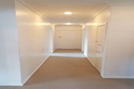 Photo of property in 22 Chilcott Road, Henderson, Auckland, 0612