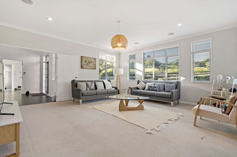 Photo of property in 16 Michael Bosher Way, Flat Bush, Auckland, 2019