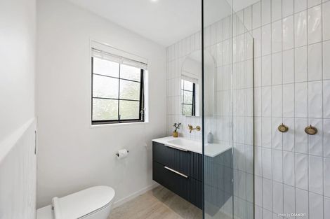 Photo of property in 17 Paddington Grove, Karori, Wellington, 6012