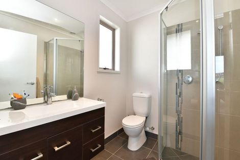 Photo of property in 8 Resolution Drive, Gulf Harbour, Whangaparaoa, 0930