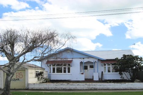 Photo of property in 2 Central Avenue, Gonville, Whanganui, 4501