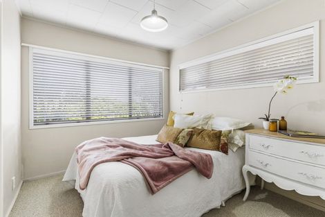 Photo of property in 20a East Coast Road, Milford, Auckland, 0620