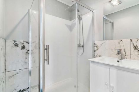 Photo of property in 52 Cambridge Terrace, Papatoetoe, Auckland, 2025