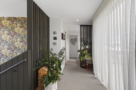 Photo of property in 8 Kowhai Street, Strandon, New Plymouth, 4312