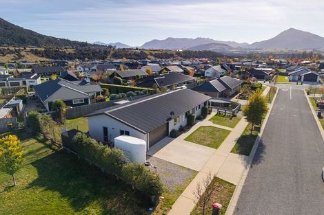 Photo of property in 4 Kingfisher Crescent, Albert Town, Wanaka, 9305