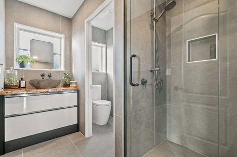 Photo of property in 27 Beach Road, Pahurehure, Papakura, 2113