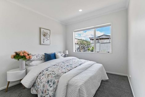 Photo of property in 66 Magic Way, Randwick Park, Auckland, 2105