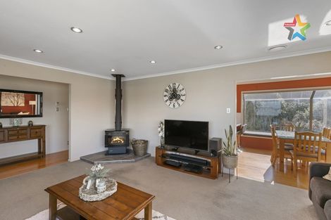 Photo of property in 10 Jacaranda Grove, Maungaraki, Lower Hutt, 5010