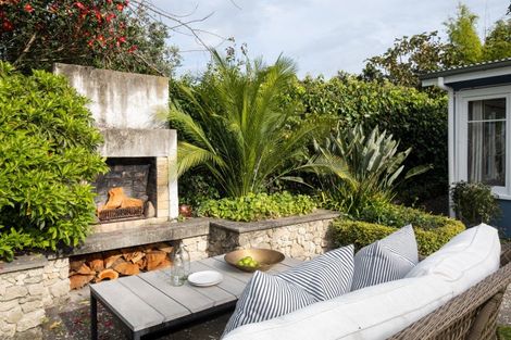 Photo of property in 331 Clifton Road, Te Awanga, 4102