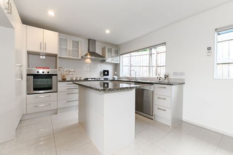 Photo of property in 79a Awaroa Road, Sunnyvale, Auckland, 0612