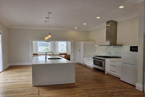 Photo of property in 49 Vivian Street, New Plymouth, 4310