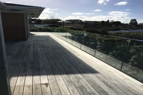 Photo of property in 31a Forrest Hill Road, Milford, Auckland, 0620