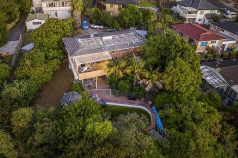 Photo of property in 342 Glenfield Road, Glenfield, Auckland, 0629