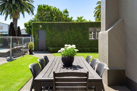 Photo of property in 118a Vigor Brown Street, Napier South, Napier, 4110