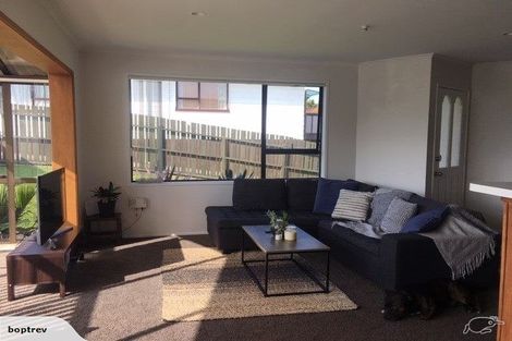 Photo of property in 94 Stanley Road, Glenfield, Auckland, 0629