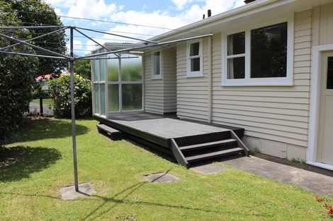 Photo of property in 80a Wikiriwhi Crescent, Awapuni, Palmerston North, 4412