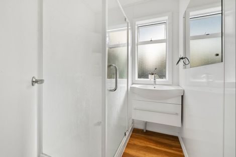 Photo of property in 2/5 Tokomaru Street, Welbourn, New Plymouth, 4312