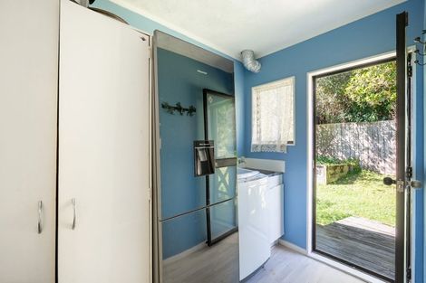 Photo of property in 14 Emery Grove, Bayview, Auckland, 0629