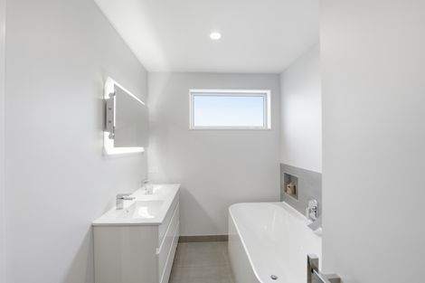 Photo of property in 48 Minaret Ridge, Wanaka, 9305