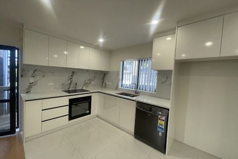 Photo of property in 16 Blue Way, Glendene, Auckland, 0602