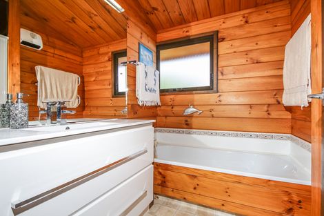 Photo of property in 39 Fitzherbert Avenue, West Harbour, Auckland, 0618