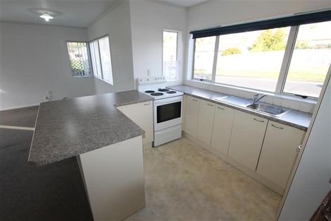 Photo of property in 33 Blueridge Close, Sunnyvale, Auckland, 0612