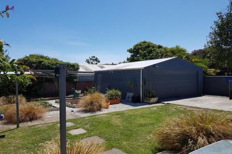Photo of property in 18 Estuary Road, New Brighton, Christchurch, 8061