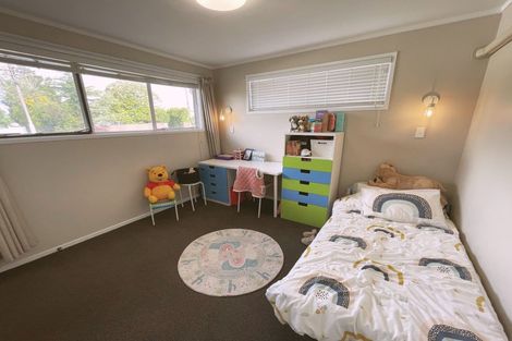 Photo of property in 22 Royal Road, Massey, Auckland, 0614