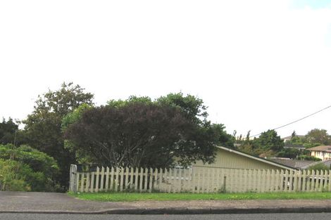 Photo of property in 106 Awaroa Road, Sunnyvale, Auckland, 0612