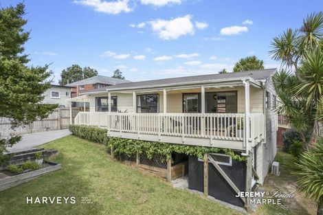 Photo of property in 1/28 Eastglen Road, Glen Eden, Auckland, 0602