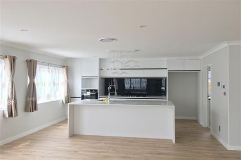 Photo of property in 81 Lake Road, Northcote, Auckland, 0627