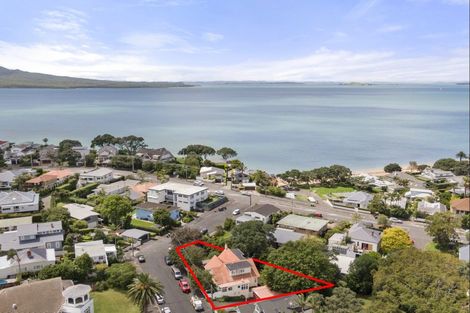 Photo of property in 1 Grove Road, Devonport, Auckland, 0624