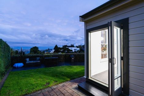 Photo of property in 3 Strathmore Crescent, Roslyn, Dunedin, 9010