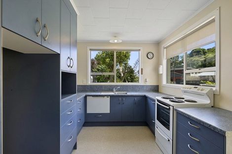 Photo of property in 1/12 Ambury Place, Merrilands, New Plymouth, 4312