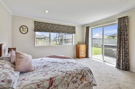 Photo of property in 61 Turnberry Drive, Wattle Downs, Auckland, 2103
